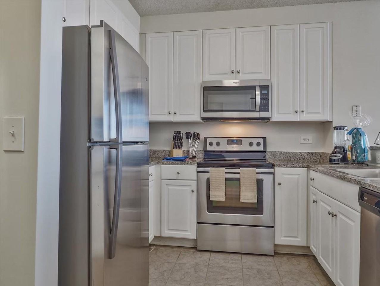 33 Hudson Street - Photo 5 of 29