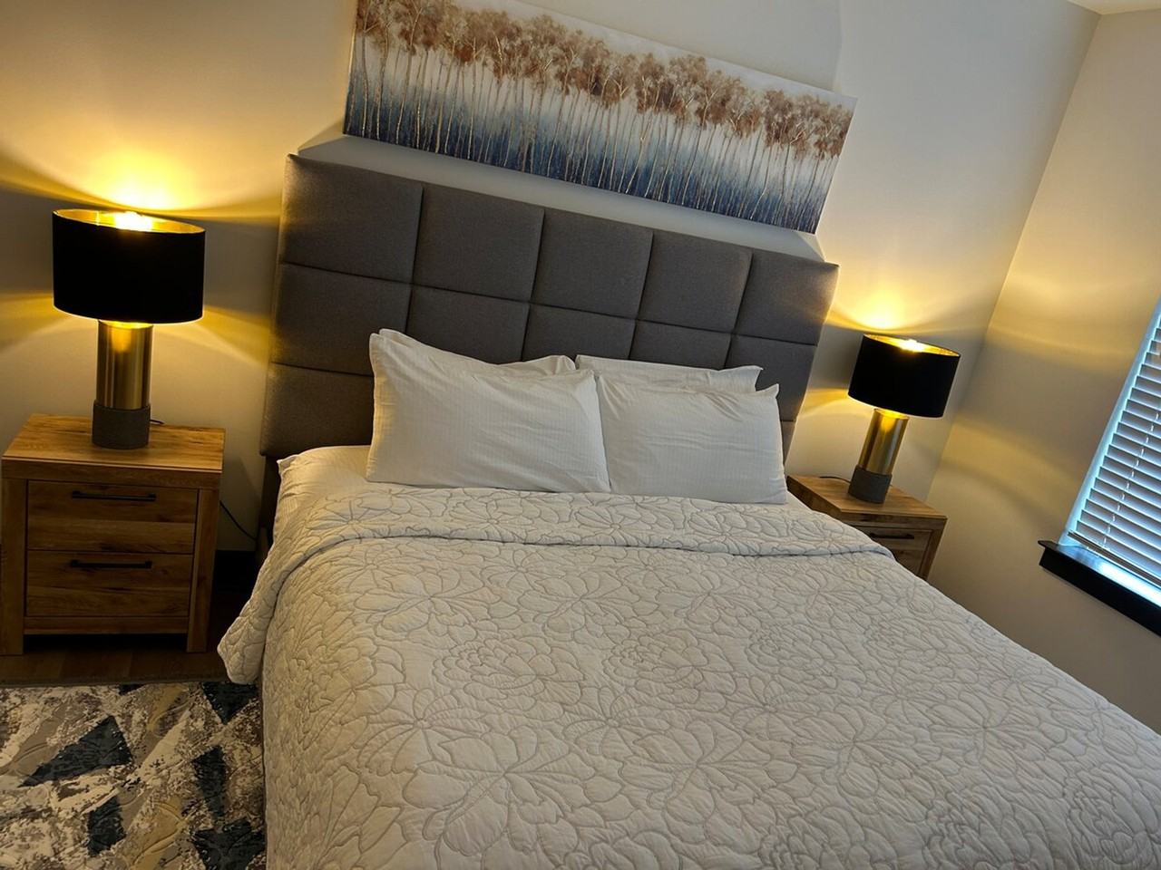 539 W Trade St #1344164P - Photo 5 of 26