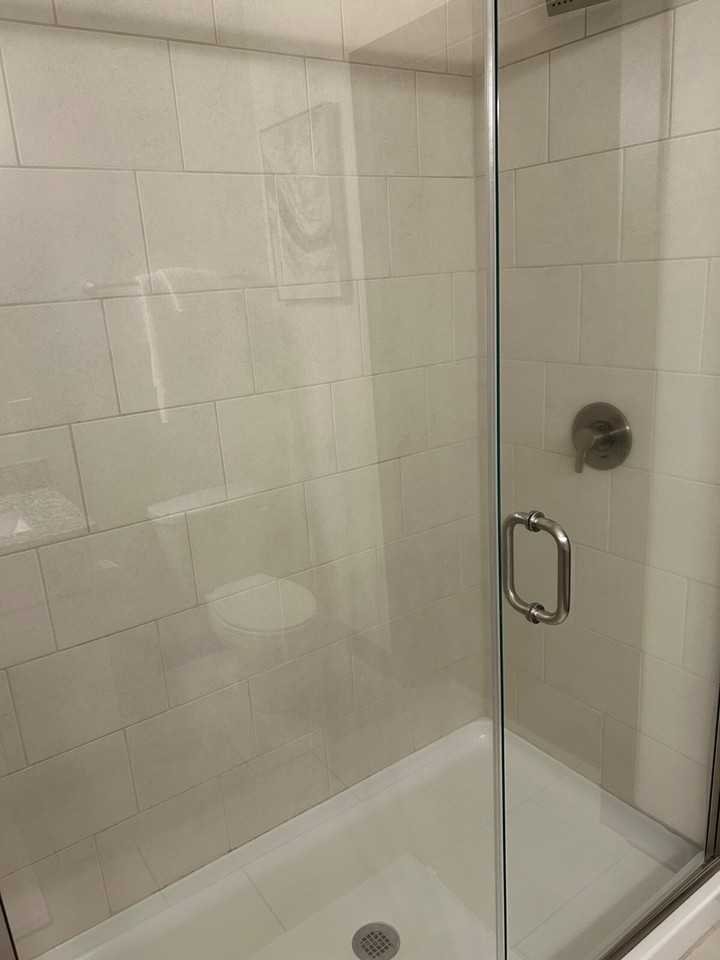 539 W Trade St #1344164P - Photo 7 of 26