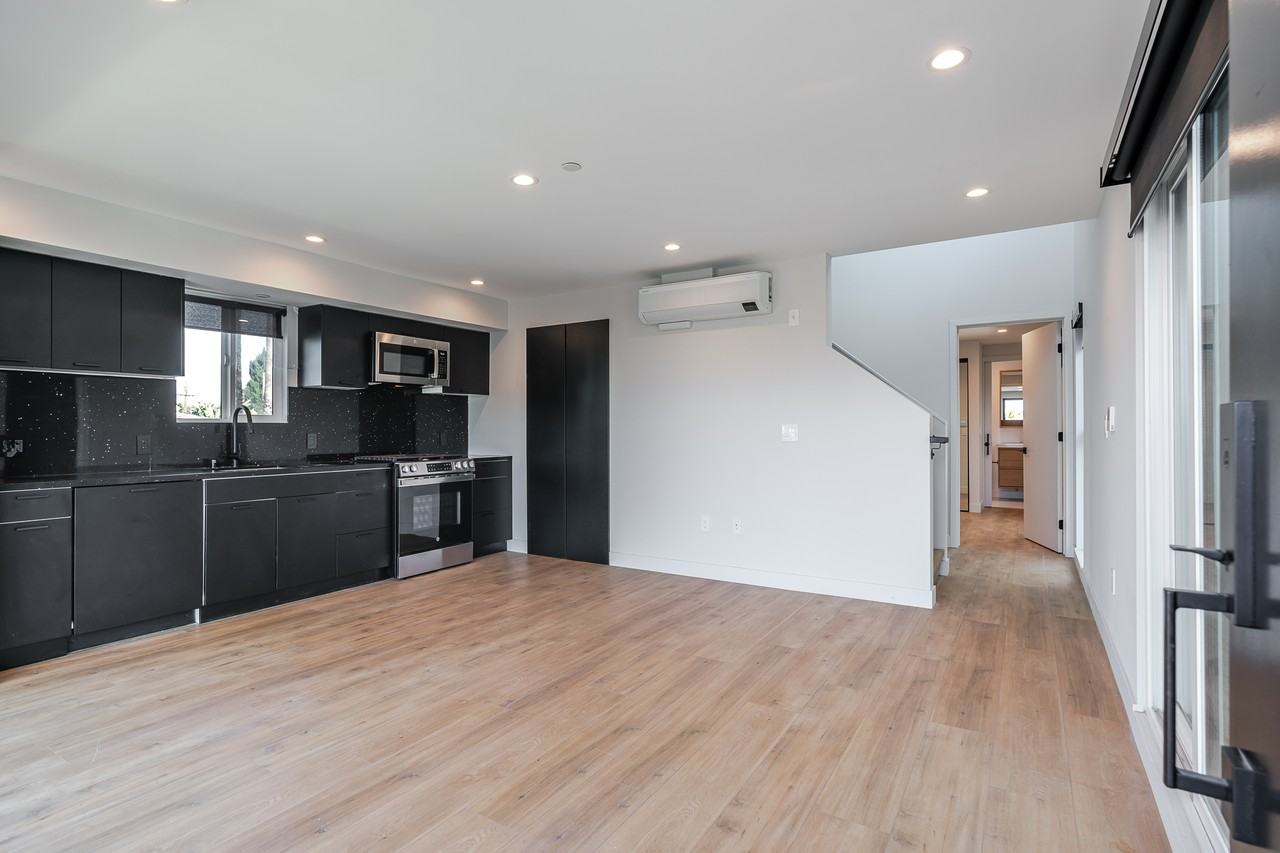 2304 Ridgeley Drive #10 - Photo 4 of 21