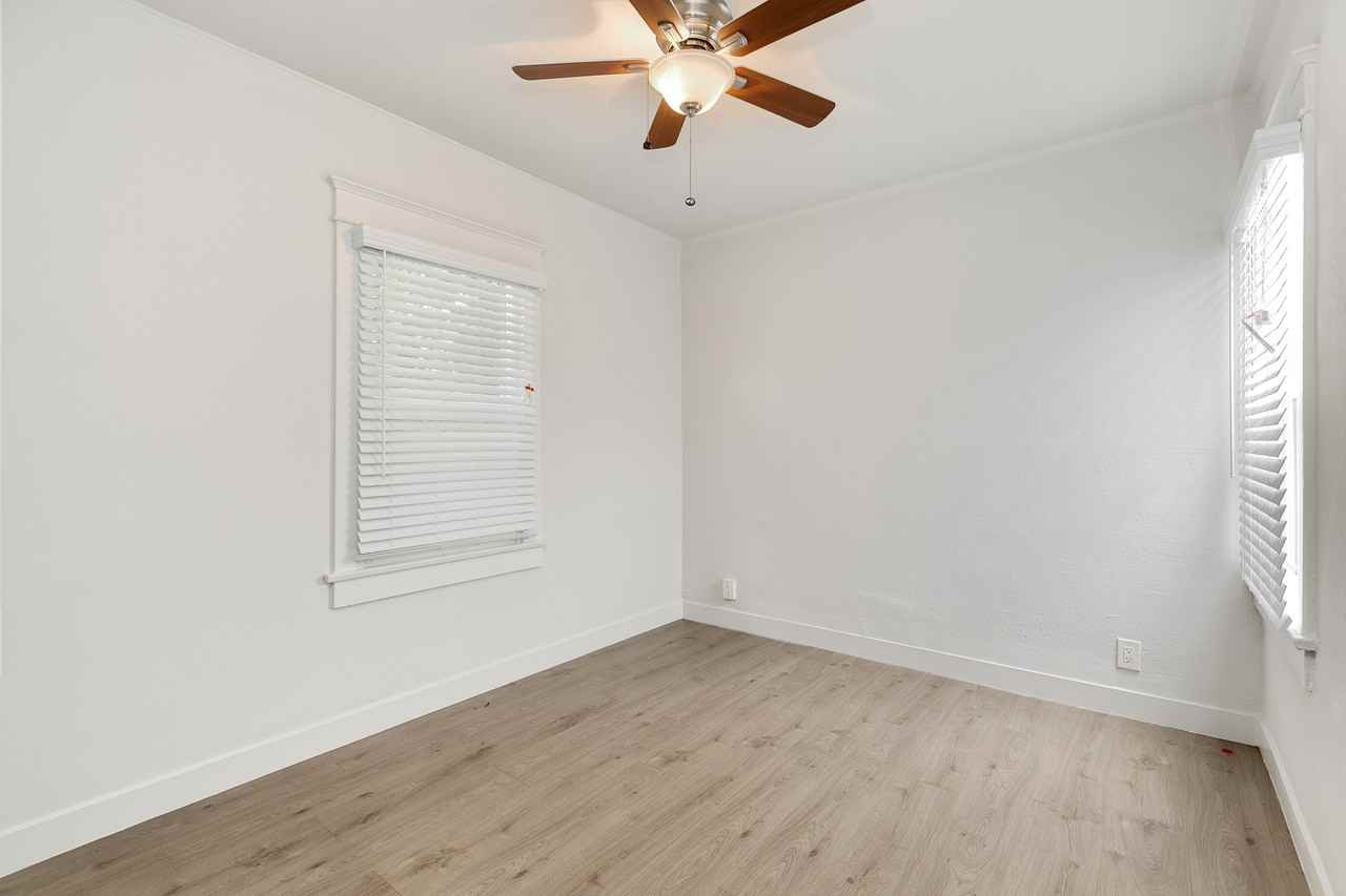 2827 Edgehill Drive - Photo 6 of 7