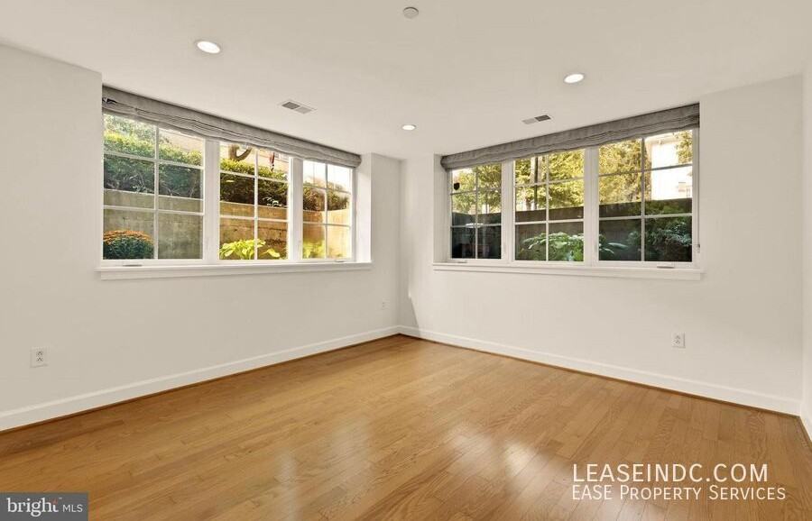 150 V St Nw #V02 - Photo 2 of 15