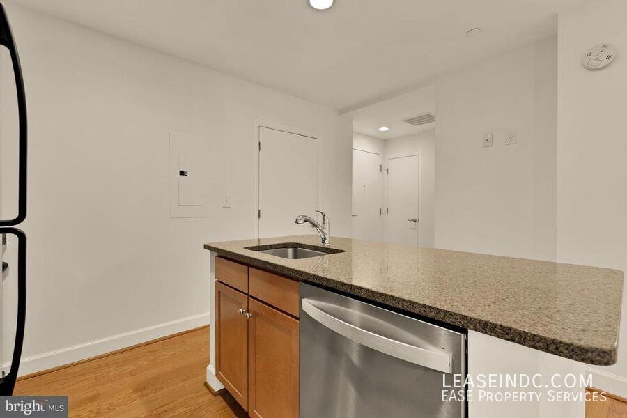 150 V St Nw #V02 - Photo 6 of 15