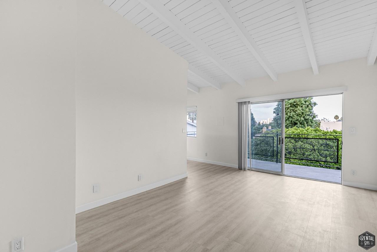 2637 Centinela Ave #18 - Photo 4 of 17