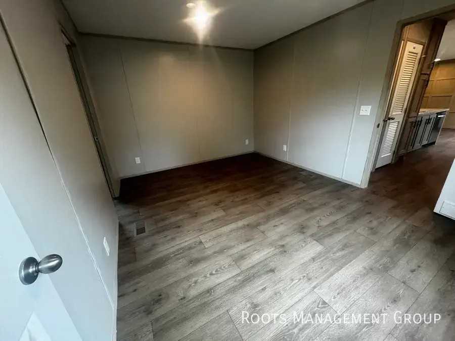 51 Sue St #51S - Photo 4 of 19