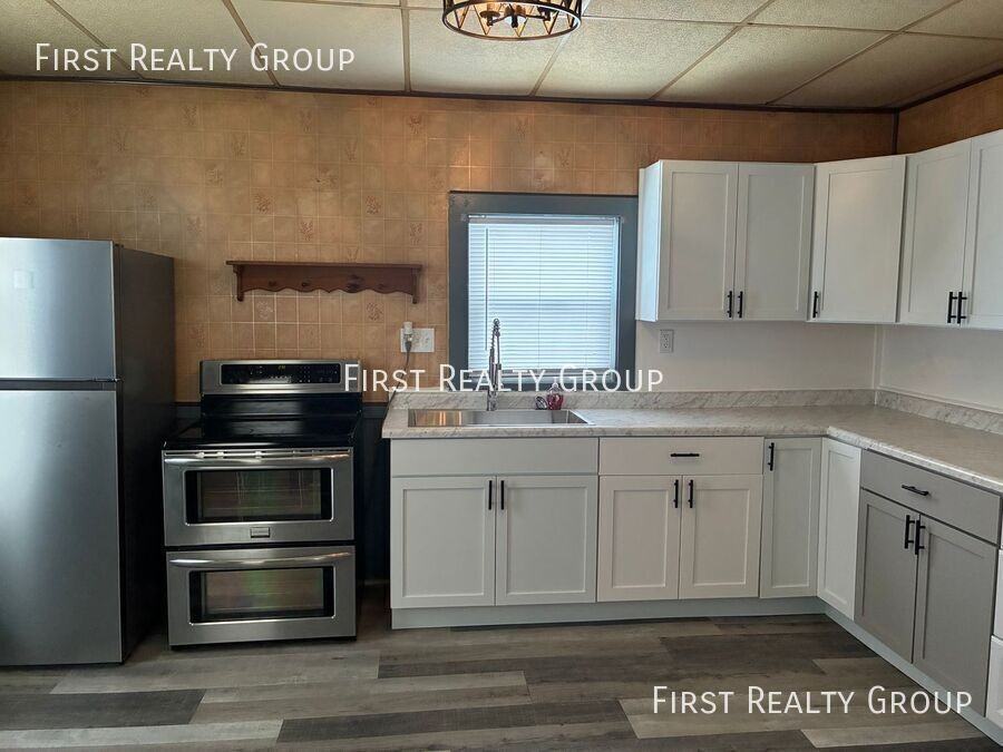 519 Ann St - Photo 6 of 10