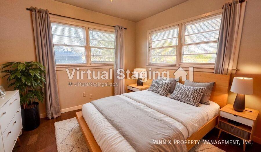 4411 45th Street - Photo 3 of 21