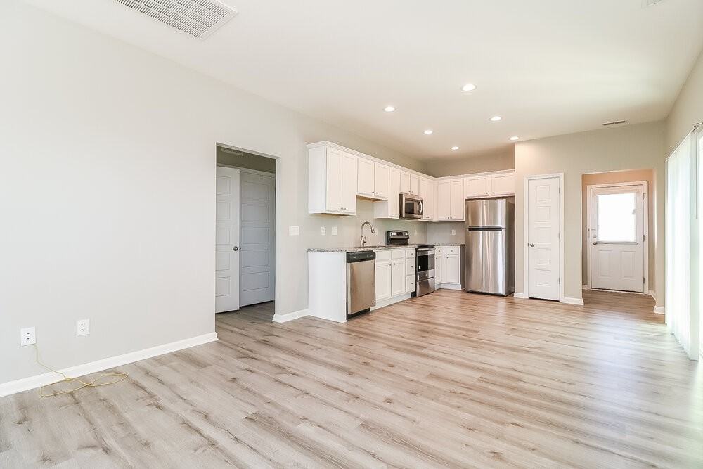 167 E Wilson St - Photo 6 of 16