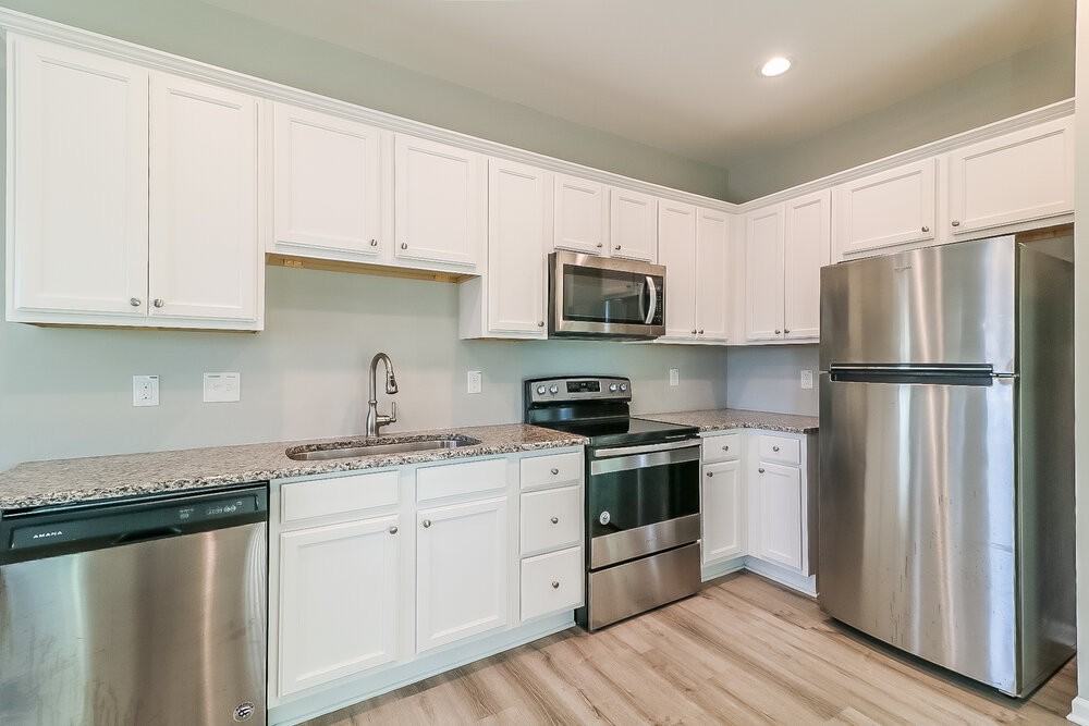 167 E Wilson St - Photo 7 of 16