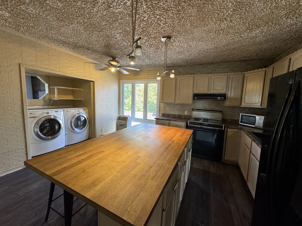 304 Boulevard des Allumettières - Photo 2 of 10