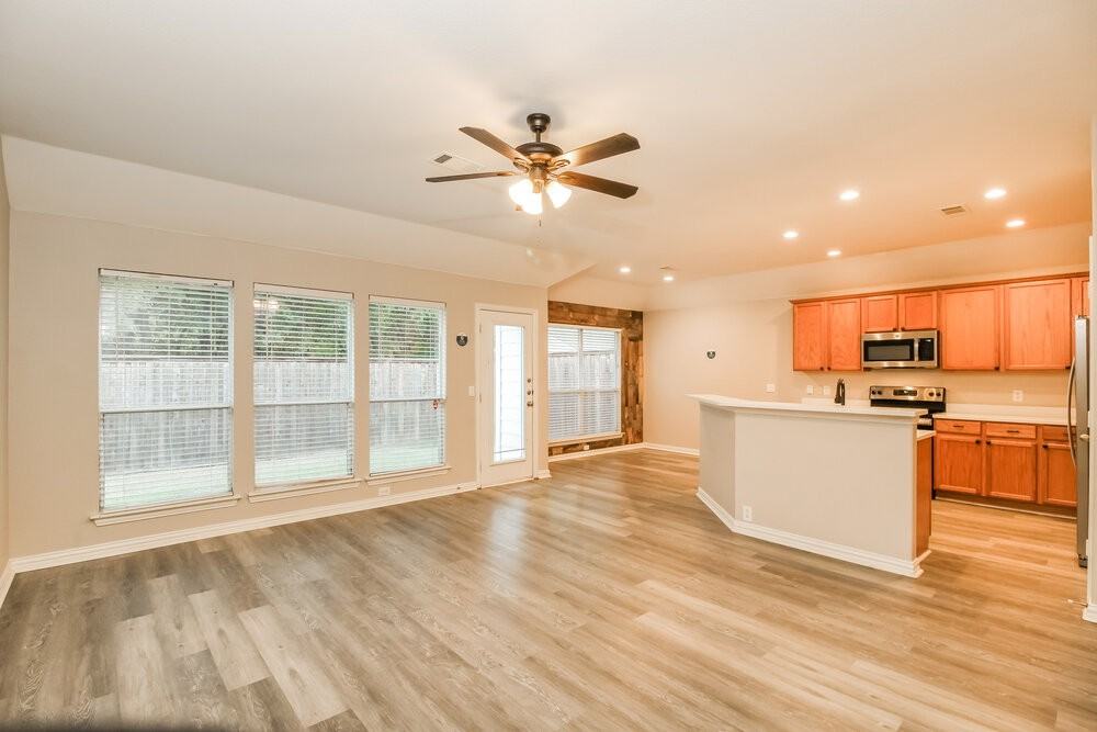 1721 Duck Cove Dr - Photo 5 of 16