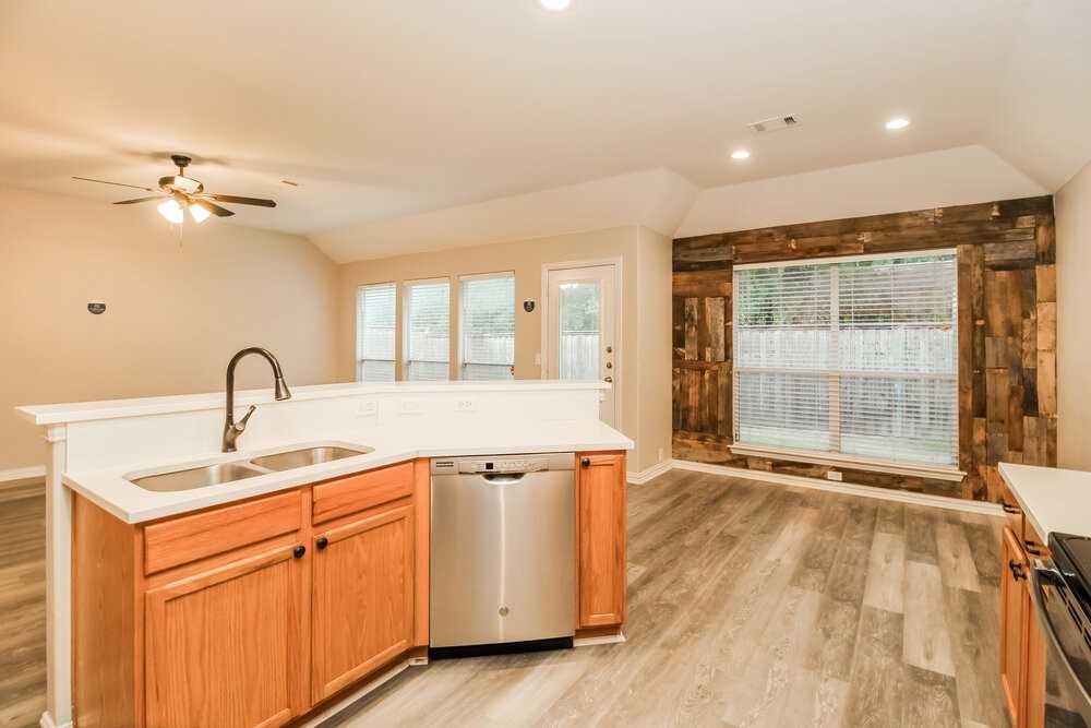 1721 Duck Cove Dr - Photo 7 of 16