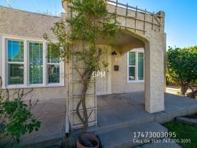 1320 E Maple St - Photo 1 of 1