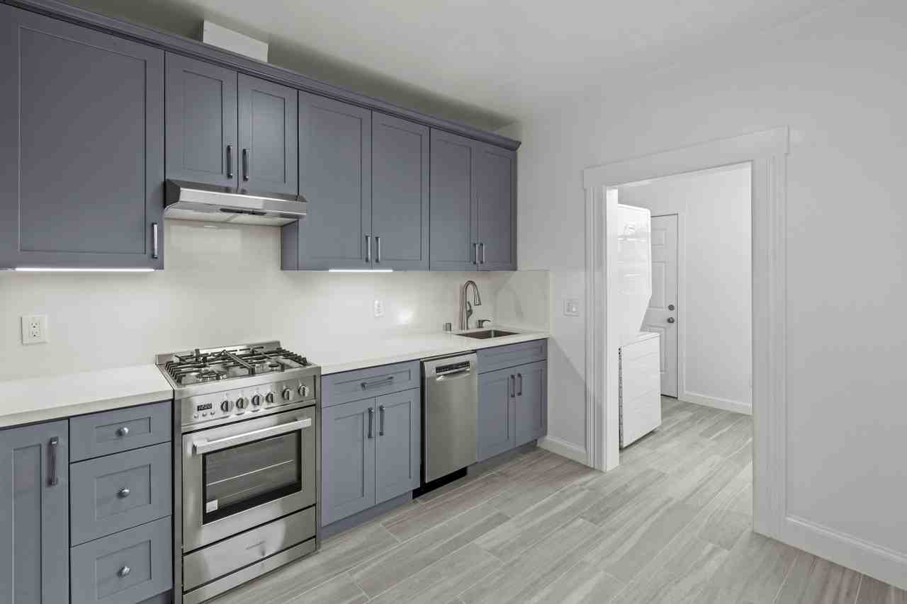 81 Hoff St #B1 - Photo 2 of 24