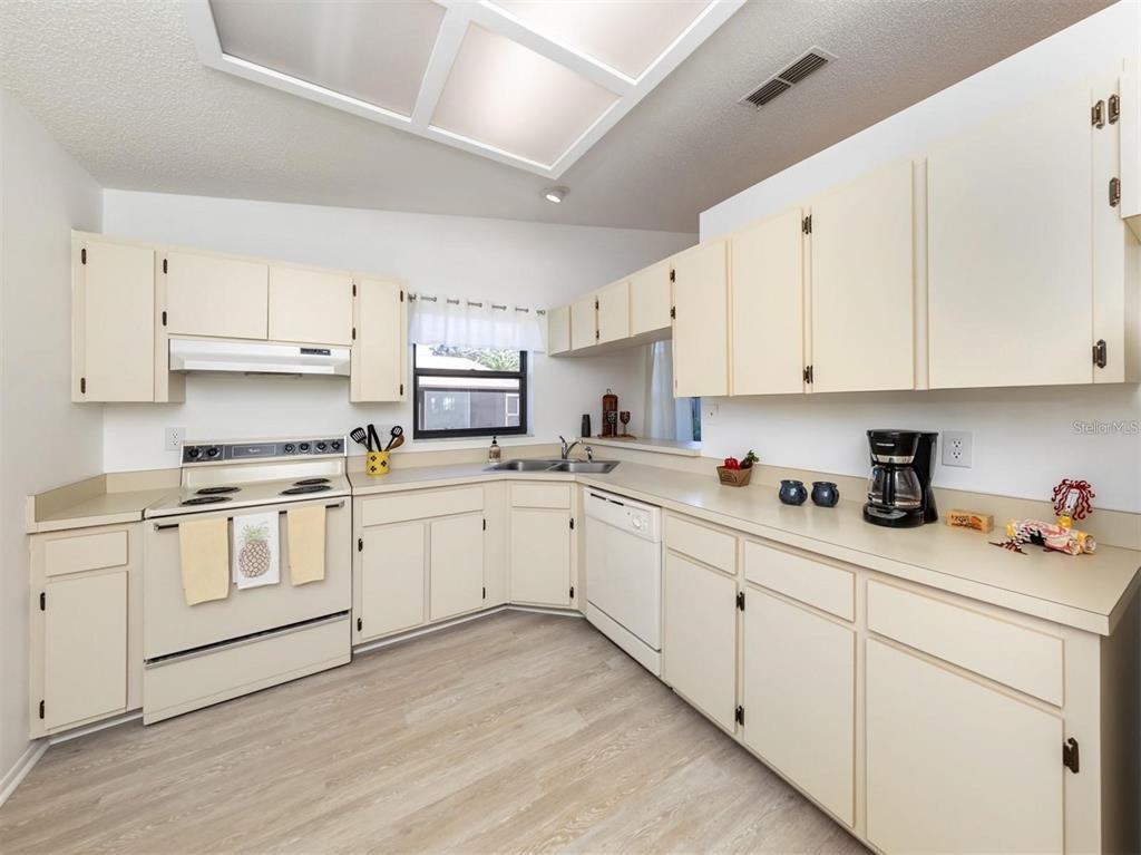 401 Curry St #401-66 - Photo 2 of 36