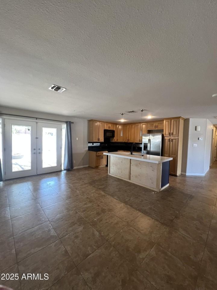 233 E Huntington Dr #233 - Photo 6 of 12