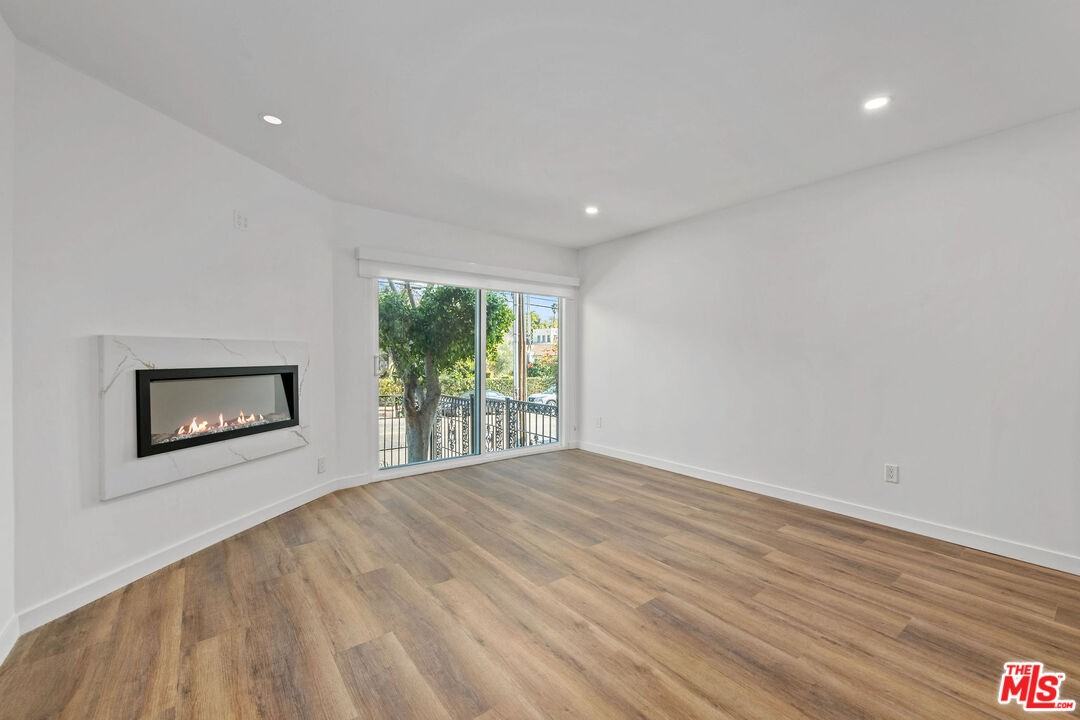 2447 N Beachwood Dr #2447-1 - Photo 3 of 19