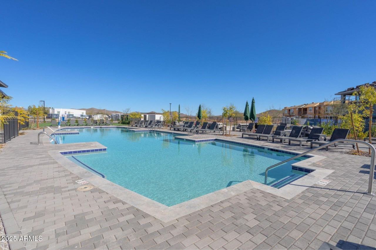 10080 E Mountain View Rd #10080-127 - Photo 3 of 22