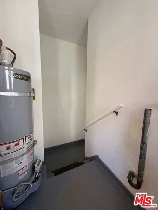 747 S Mansfield Ave #747-4 - Photo 6 of 26