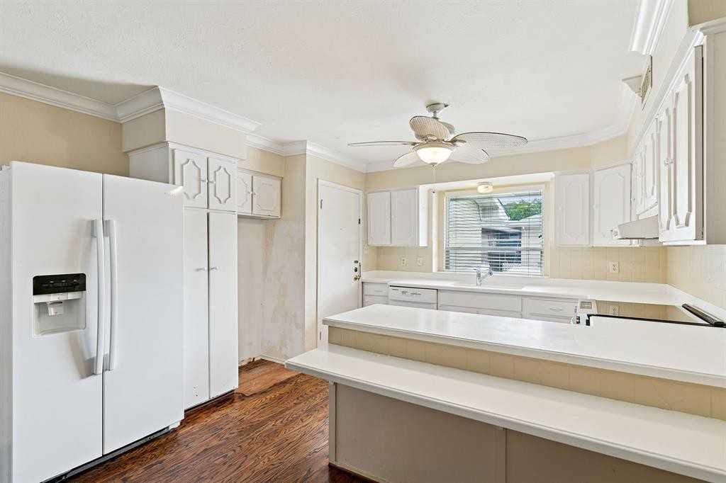 6367 Diamond Head Cir #6367D - Photo 2 of 26