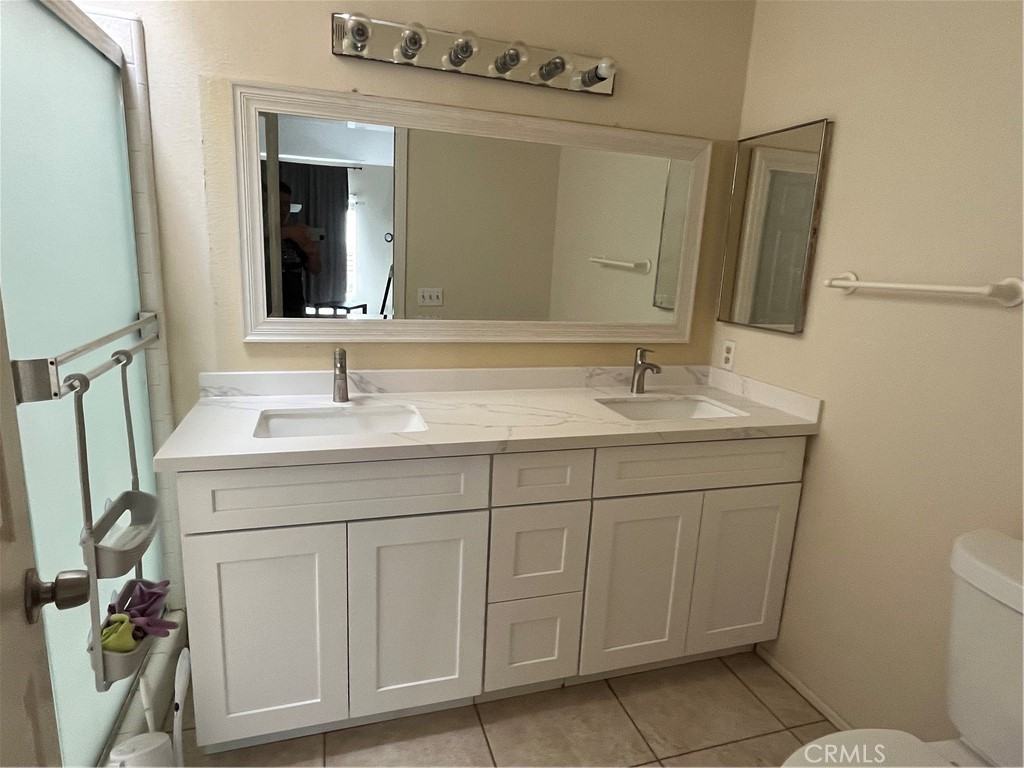 27 Dartmouth #27-26 - Photo 3 of 6