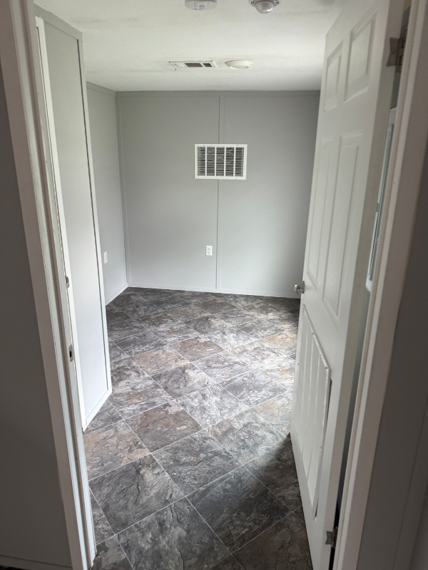 23 Meadowview Ln - Photo 3 of 7