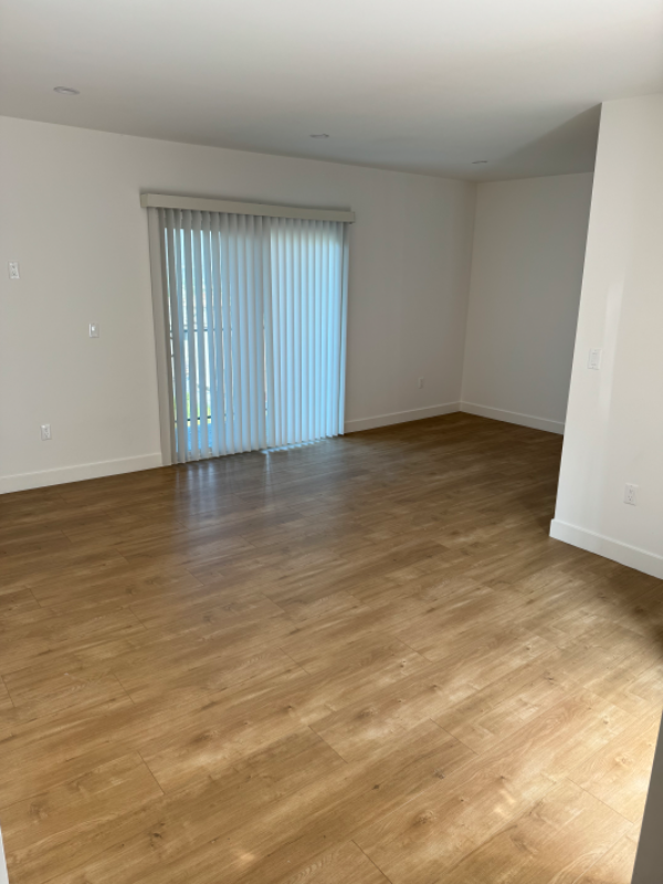 3090 Weldon Ave #1 - Photo 5 of 11