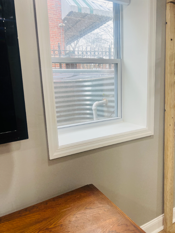 1028 Crittenden St Ne #B - Photo 5 of 10