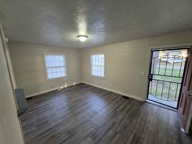 3251 Meadow Ln - Photo 4 of 15