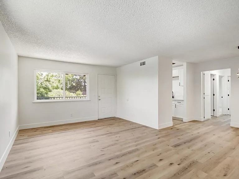 4748 Greenholme Drive #4 - Photo 5 of 21