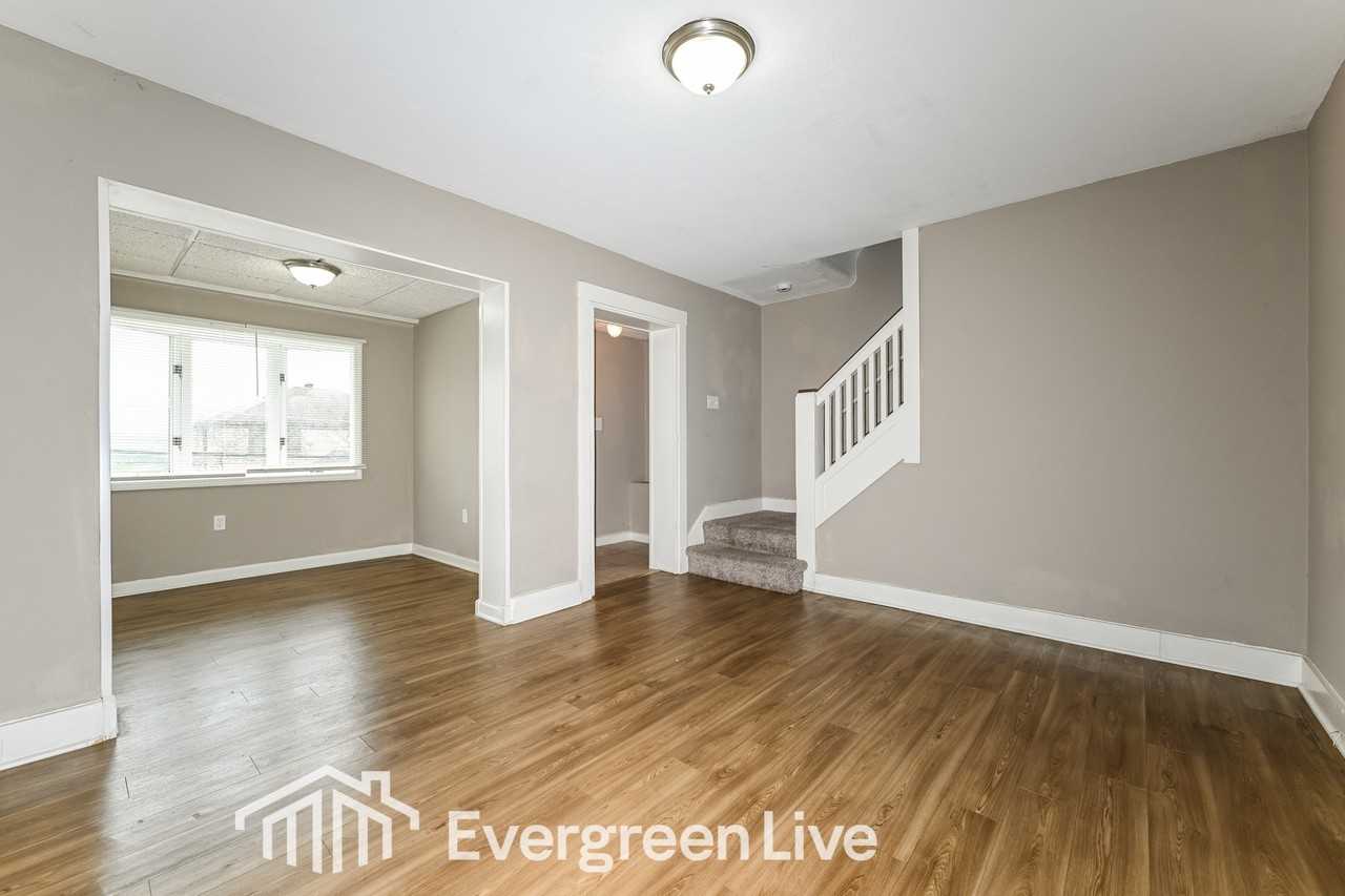 192 1/2 Saint Joseph St - Photo 5 of 16