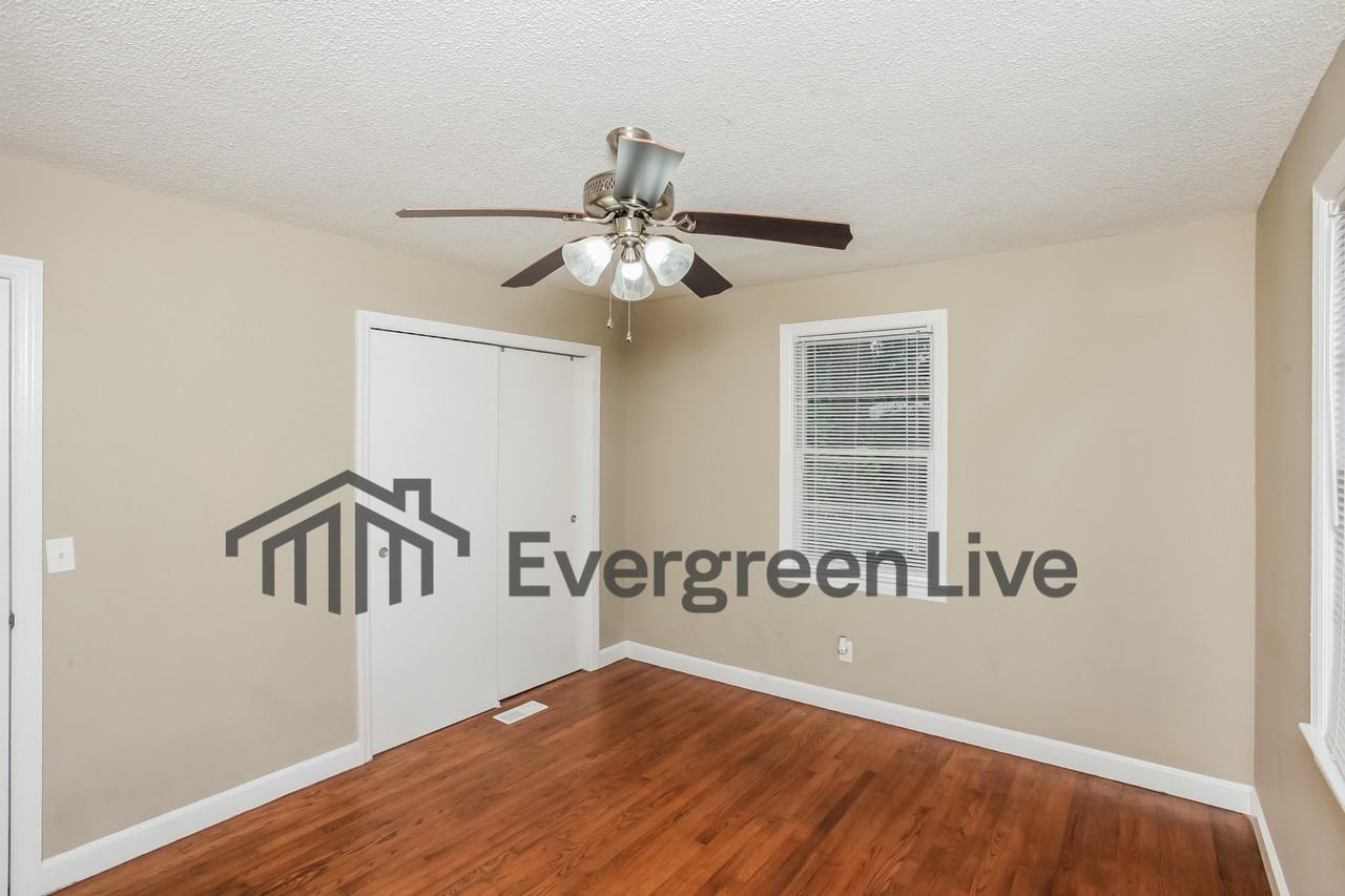 1454 Fork Ave - Photo 3 of 15