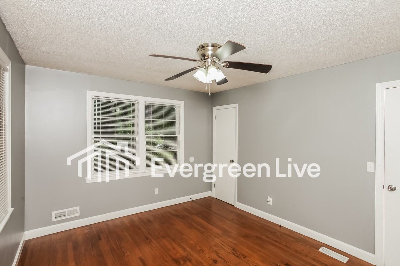 1454 Fork Ave - Photo 7 of 15