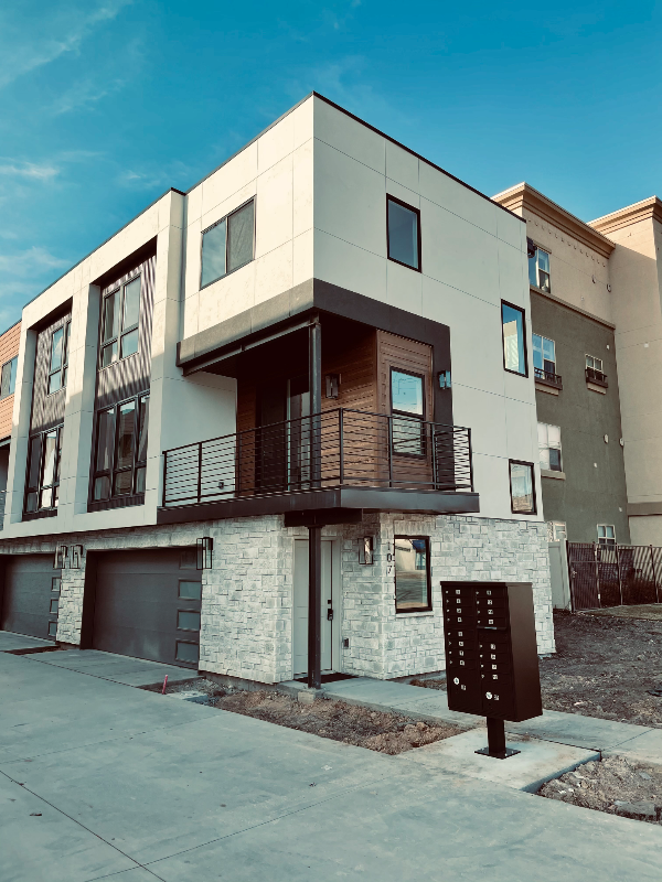 532 E St - Photo 7 of 8