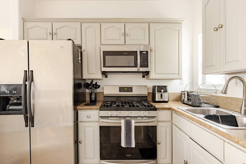 4218 Dalton Ave - Photo 4 of 20