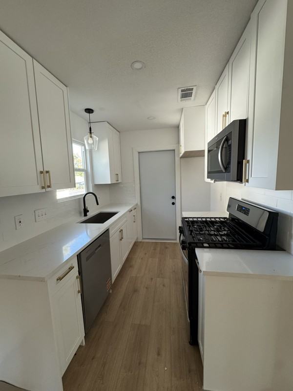 10206 Oak Hollow Cir - Photo 2 of 10