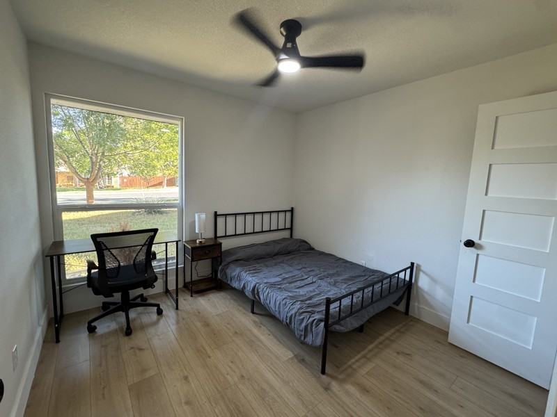 10206 Oak Hollow Cir - Photo 5 of 10