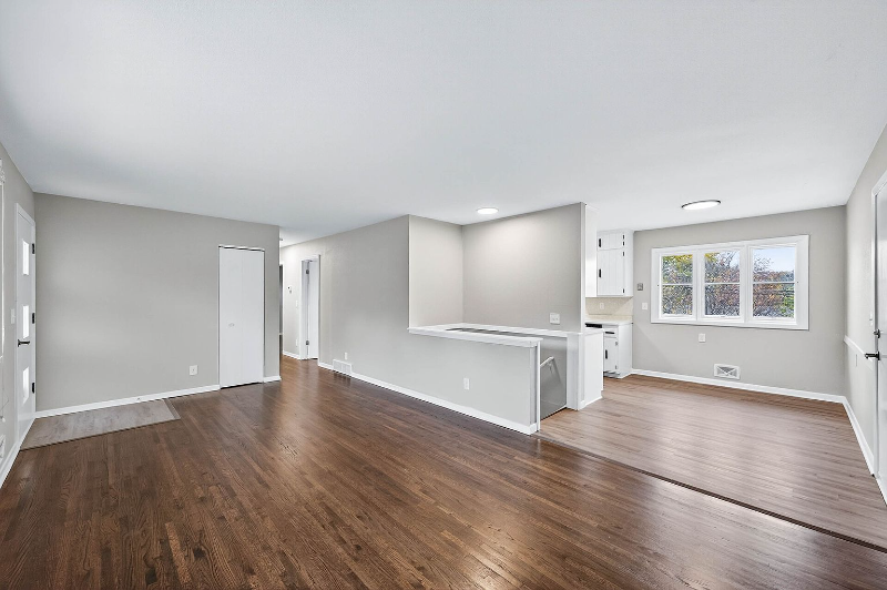 3953 Arthur St Ne - Photo 3 of 10