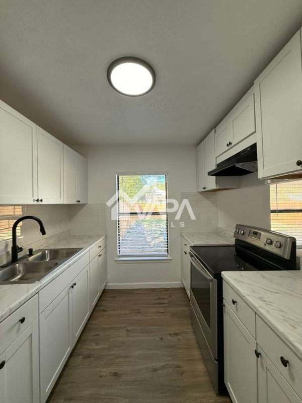 9923 Birch Field Dr - Photo 4 of 20