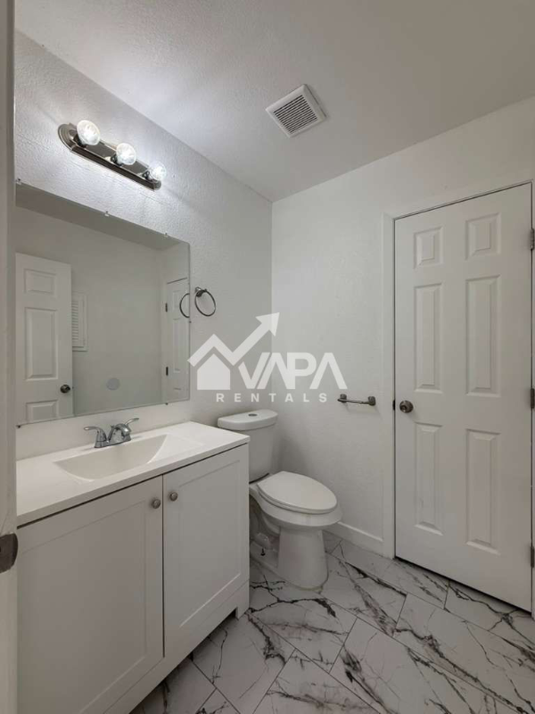 9226 Nagel St - Photo 4 of 13