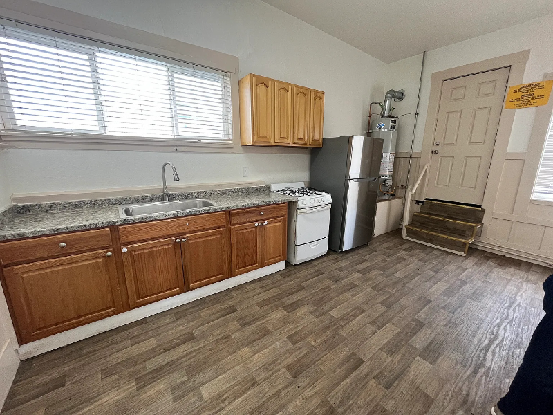 6282 Mission St - Photo 3 of 13