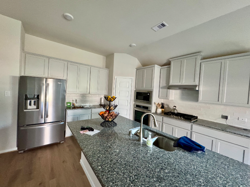 6325 Fulton Dr - Photo 4 of 5