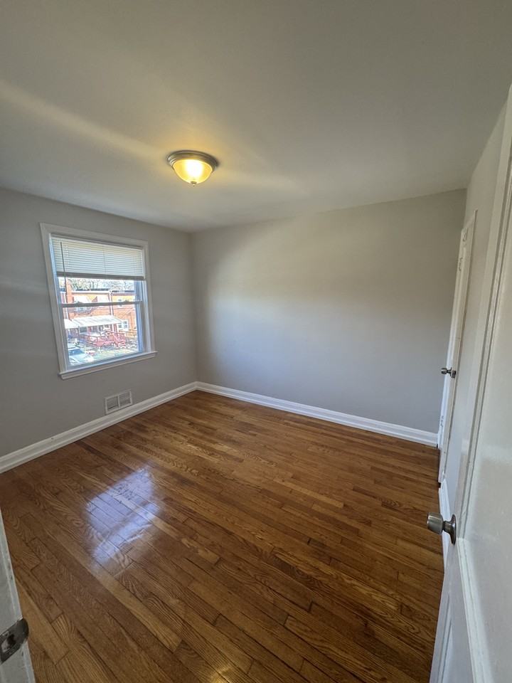 603 Lucia Ave - Photo 7 of 9