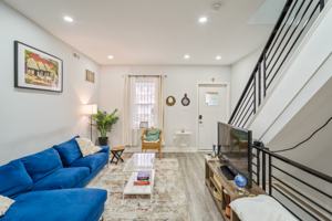 featured image of 5940 Walton Ave