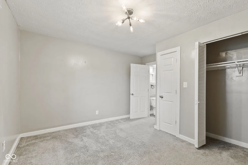 734 Parkway Ave - Photo 7 of 20