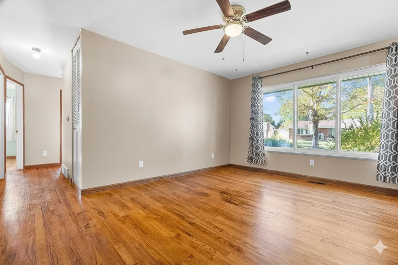 4709 Stillwell Ave - Photo 2 of 9