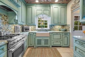 featured image of 521 N Swinton Ave