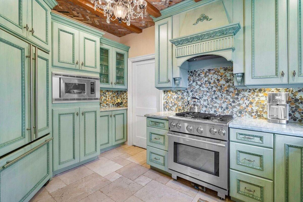 521 N Swinton Ave - Photo 3 of 32