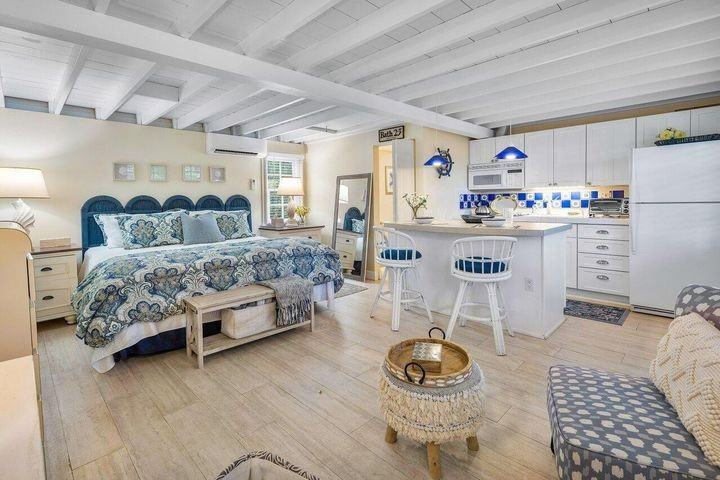 521 N Swinton Ave - Photo 6 of 32