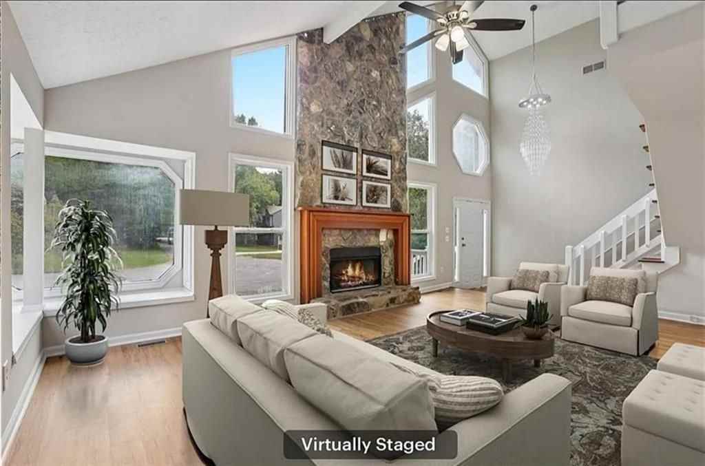 270 Saint Simons Cv - Photo 2 of 15